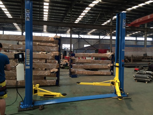 Post lift car vehicle ramp - lift, /